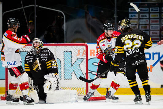 s målvakt Daniel Larsson