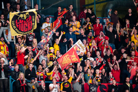 Luleås tillresta supportrar ser glada ut