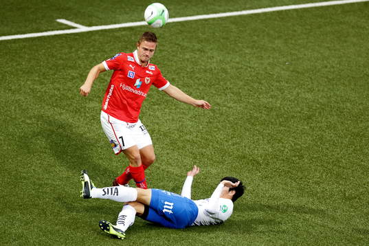 Kalmars Mats Solheim och Norrköpings Christopher Meneses