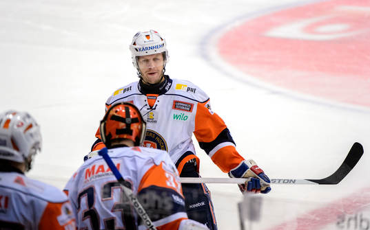 Växjös Tomi Kallio åker till båset