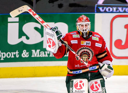 Frölundas målvakt Lars Johansson jublar