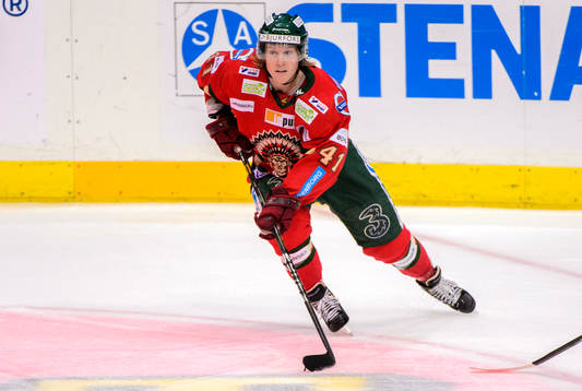 Frölundas Mathis Olimb med pucken