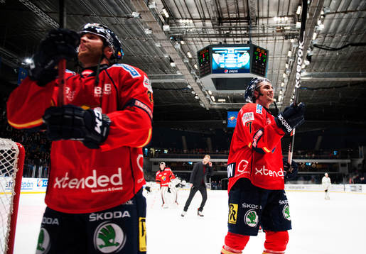 Djurgårdens Mattias Guter och Nils Andersson jublar