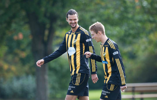 Filip Thurn och Joel Svensson i matchen i division 3 mellan