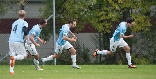 Råås Faton Trstena har gjort 1-0 och jublar i matchen i