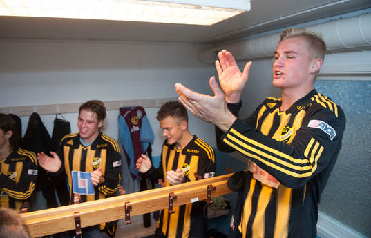 Kontraktet klart, sången ekade i IFK Hässleholms
