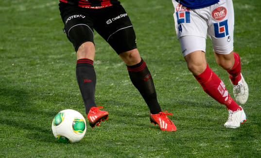Fötter och en boll