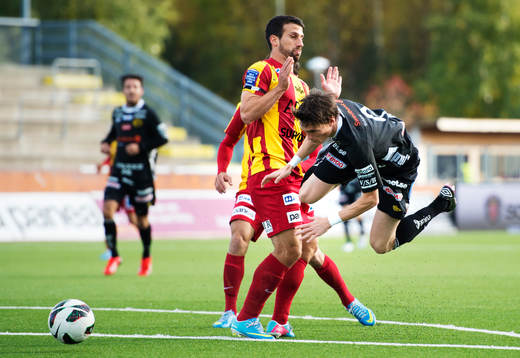 Syrianskas Suleyman Sleyman stoppar Elfsborgs Lasse Nilsson