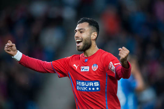 Helsingborgs Imad Khalili har gjort 2-0 och jublar i