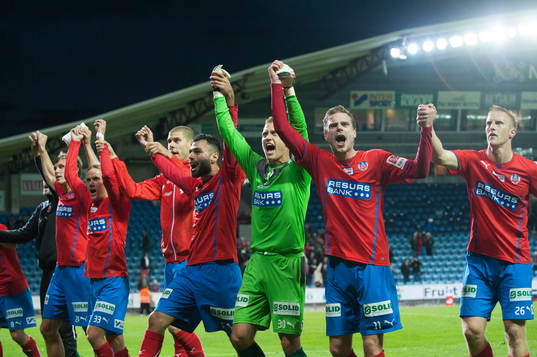 Matchen är slut och Helsingborg tackar supportrarna i