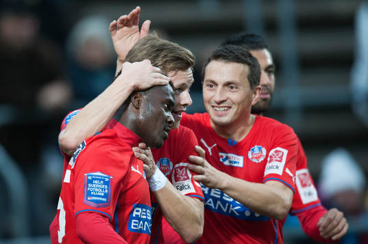 Helsingborgs David Accam har gjort 1-0 och jublar i matchen