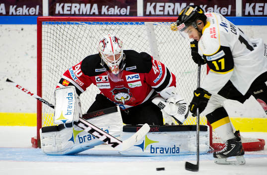 Malmös målvakt Pontus Sjögren och Västerås Luca