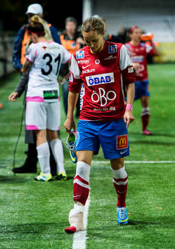 KIF Örebros Lucie Martinkova deppar skadad