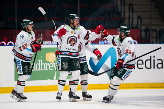 Frölundas Christian Bäckman (m) jublar
