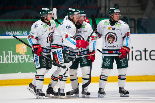 Frölundas Christian Bäckman (m) jublar