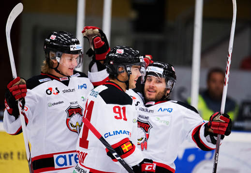 Malmös Björn Svensson (mitten) jublar med lagkamrater