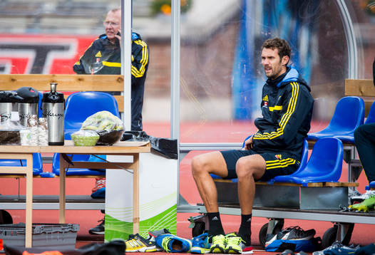 Målvakten Andreas Isaksson lämnar Sveriges träning