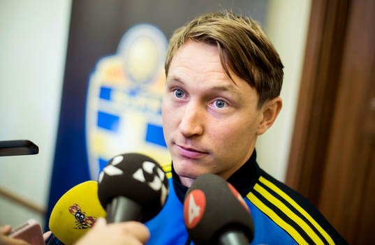 Kim Källström innan Sveriges träning