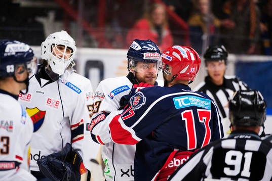 Djurgårdens Timmy Pettersson i bråk med Södertäljes