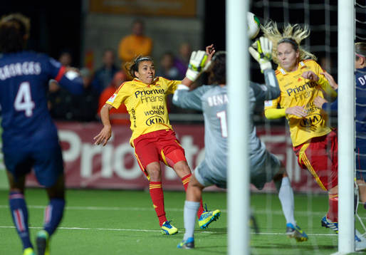 Tyresös Marta Vieira da Silva, skjuter i ribban