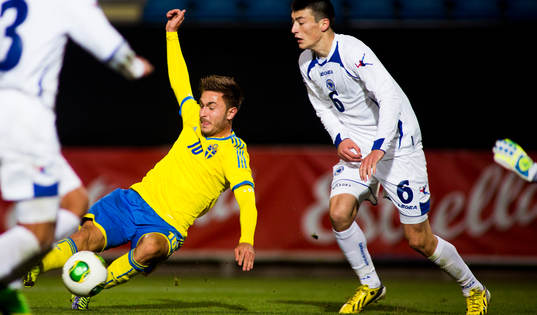 Sveriges Muamer Tankovic gör 2-1