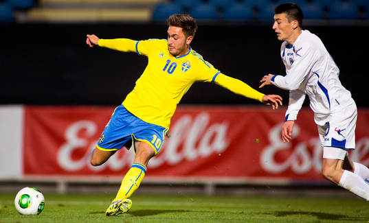 Sveriges Muamer Tankovic gör 2-1