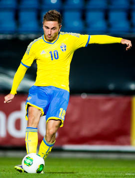 Sveriges Muamer Tankovic med skott