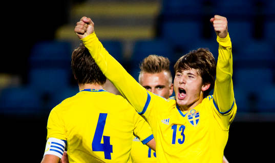 Bläddra bland fler bilder av Fotboll, P19, EM-kval, Sverige - Bosnien-Hercegovina