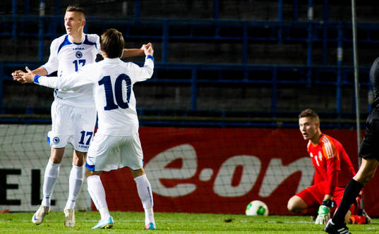 Bosnien-Hercegovinas Namir Alispahic jublar