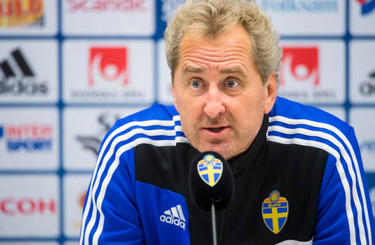 Presskonferens med förbundskaptenen Erik Hamrén