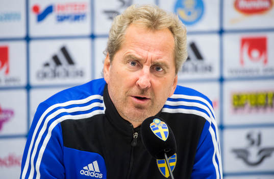 Presskonferens med förbundskaptenen Erik Hamrén