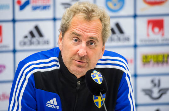 Presskonferens med förbundskaptenen Erik Hamrén