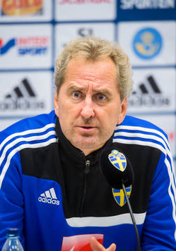 Presskonferens med förbundskaptenen Erik Hamrén