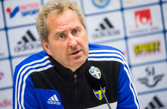 Presskonferens med förbundskaptenen Erik Hamrén