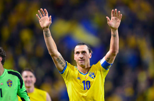 Sveriges Zlatan Ibrahimovic tackar publiken