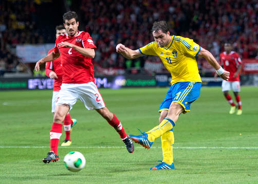 Sveriges Johan Elmander och Österrikes György Garics