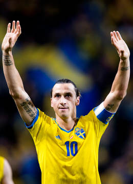 Sveriges Zlatan Ibrahimovic tackar publiken