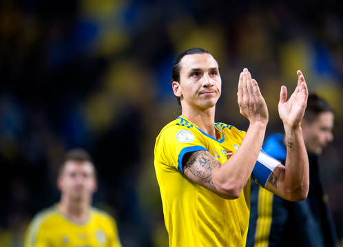 Sveriges Zlatan Ibrahimovic tackar publiken
