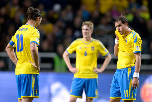 Sveriges Zlatan Ibrahimovic ()vänd från kameran), Rasmus