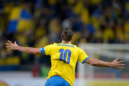Sveriges Zlatan Ibrahimovic jublar