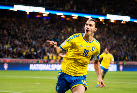 Sveriges Zlatan Ibrahimovic jublar