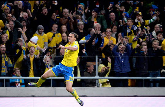 Sveriges Zlatan Ibrahimovic jublar