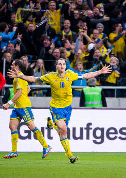 Sveriges Zlatan Ibrahimovic jublar