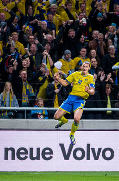 Sveriges Zlatan Ibrahimovic jublar