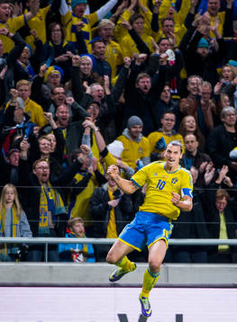Sveriges Zlatan Ibrahimovic jublar