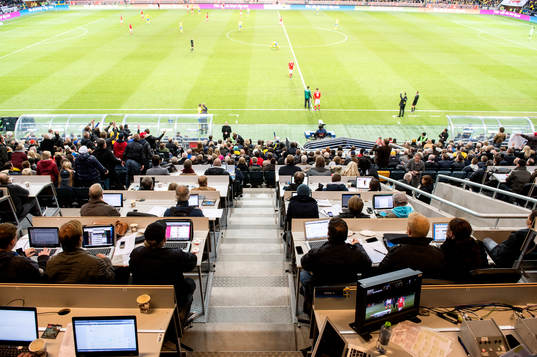 Journalister