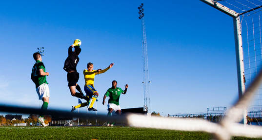 Bläddra bland fler bilder av Fotboll, P18, EM-kval, Irland - Sverige