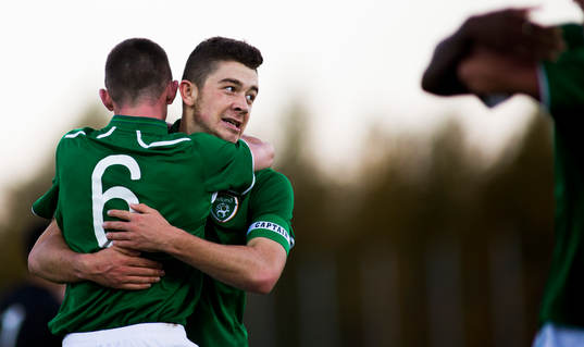Irlands Sean Long jublar