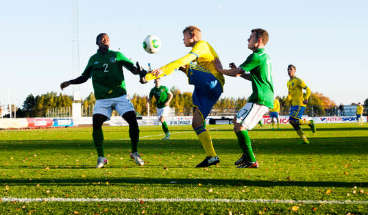 Sveriges Joakim Olausson och Irlands Noe Baba och Steven Mc