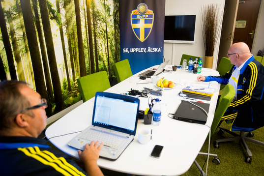 Bilder bakom kulisserna från P18s EM-kvalet